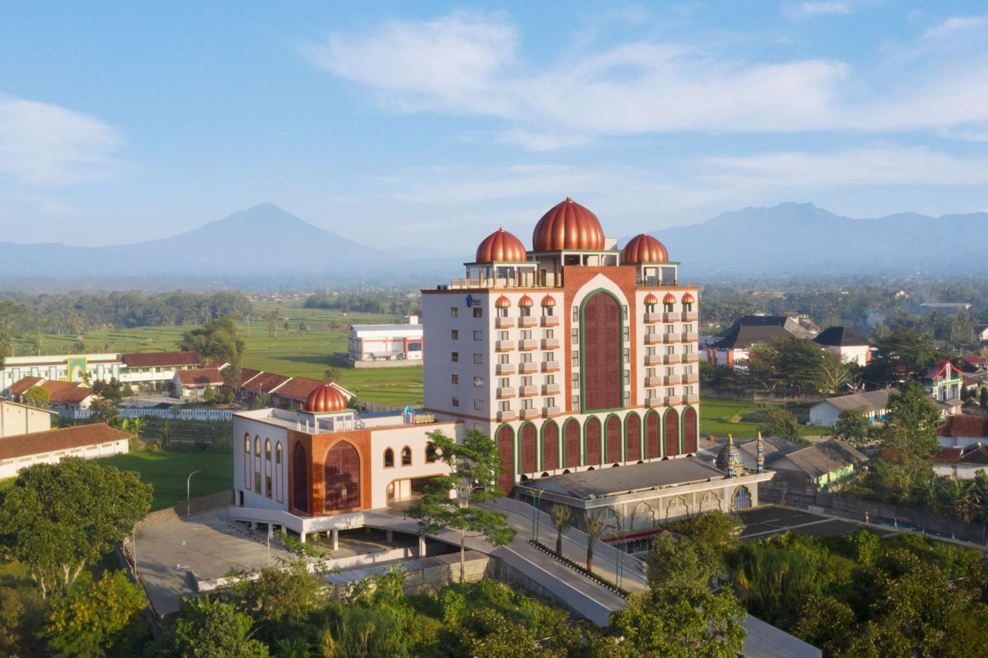 Alhambra Hotel & Convention, BW Signature Collection Tasikmalaya Exteriör bild